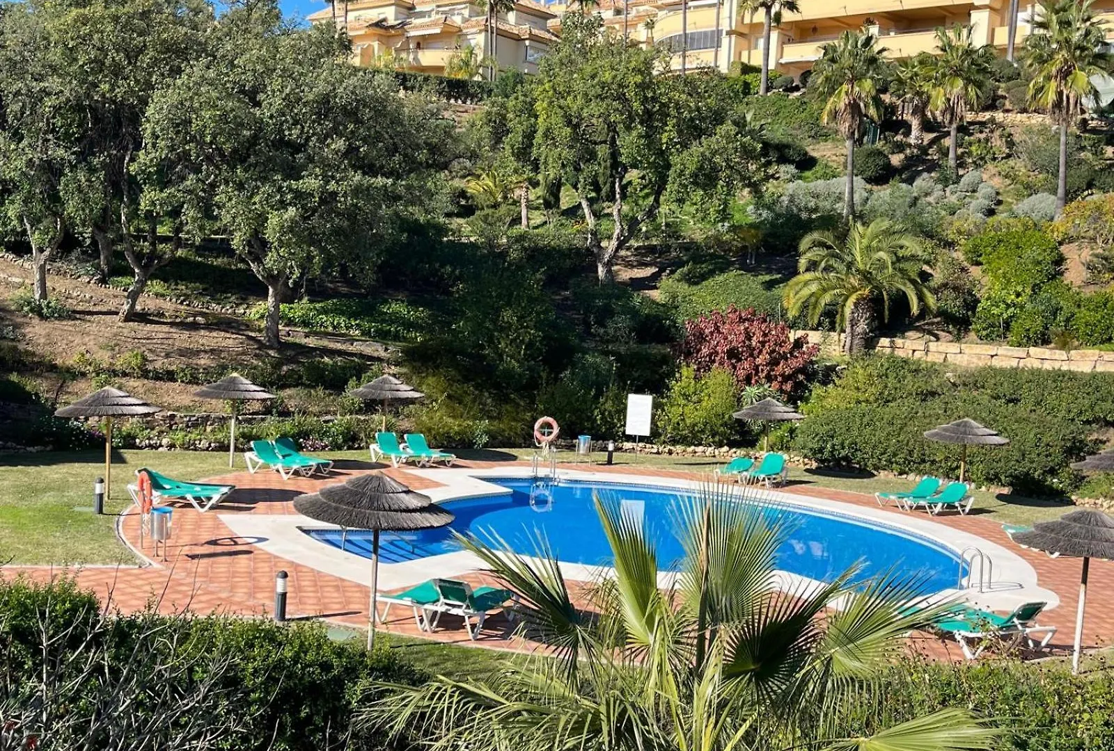 Penthouse Duplex 3 Chambres, Vue Mer A Elviria Marbella Spain