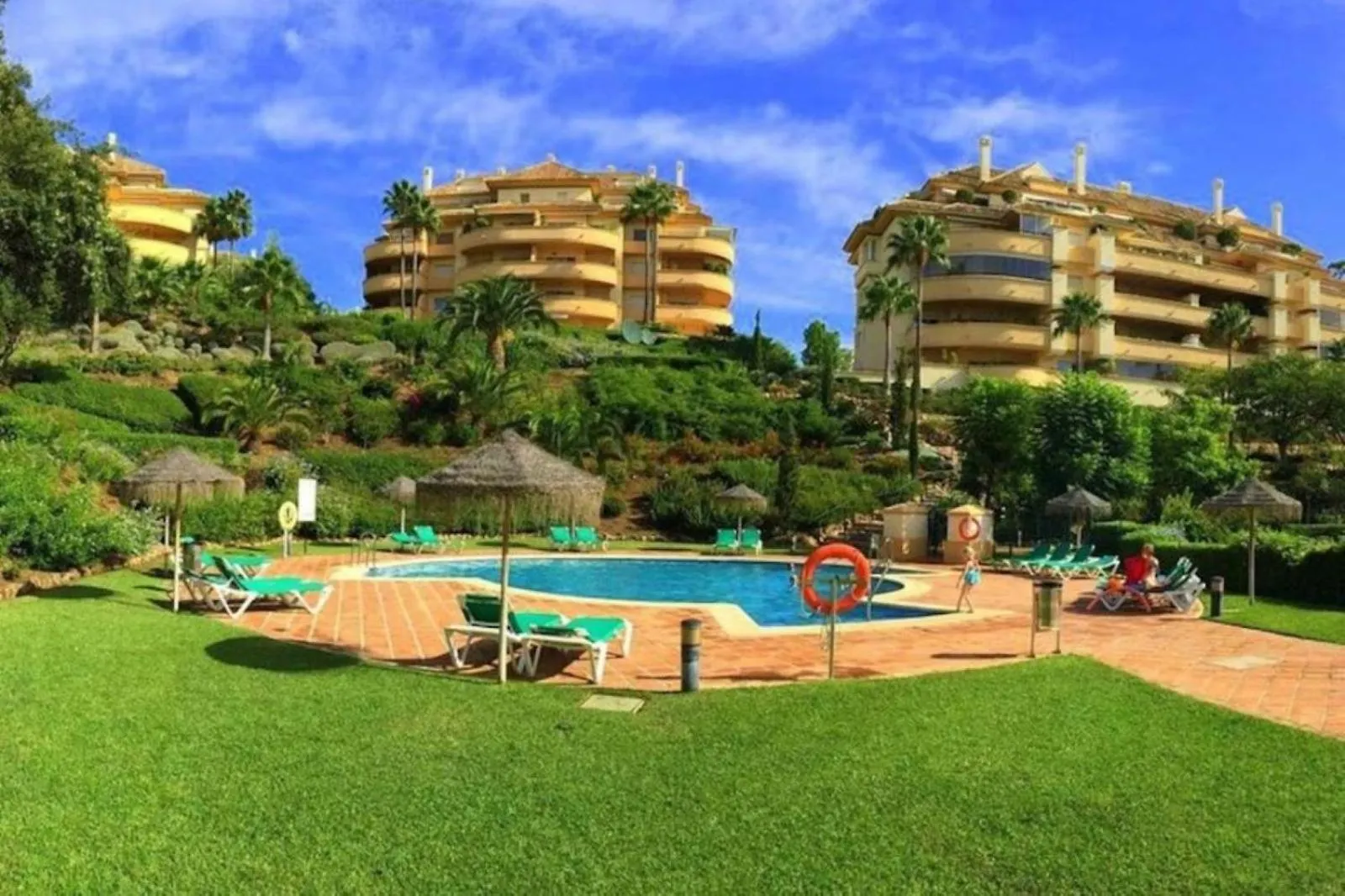 Penthouse Duplex 3 Chambres, Vue Mer A Elviria Marbella 0*,  Spain