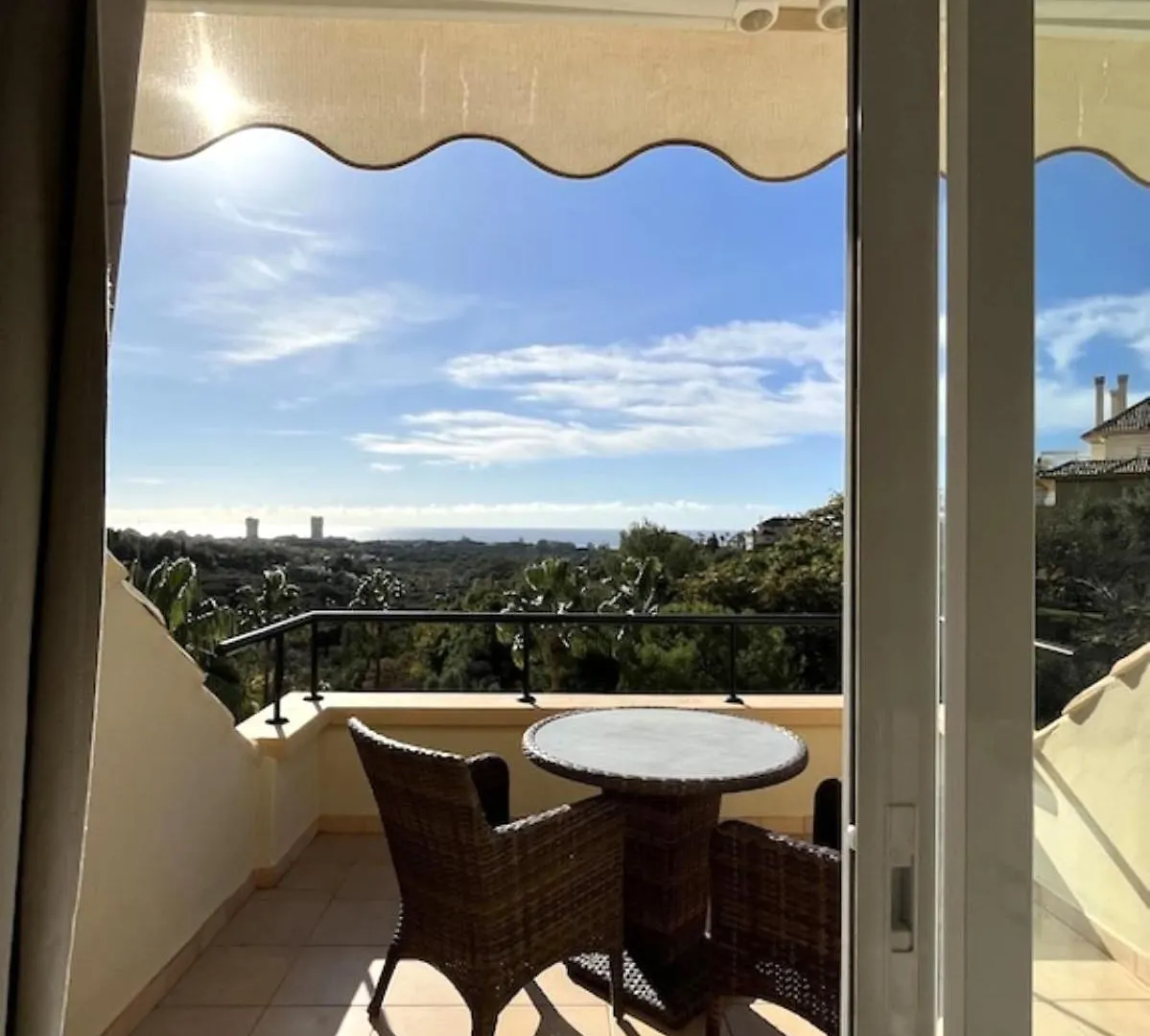Apartment Penthouse Duplex 3 Chambres, Vue Mer A Elviria Marbella Spain