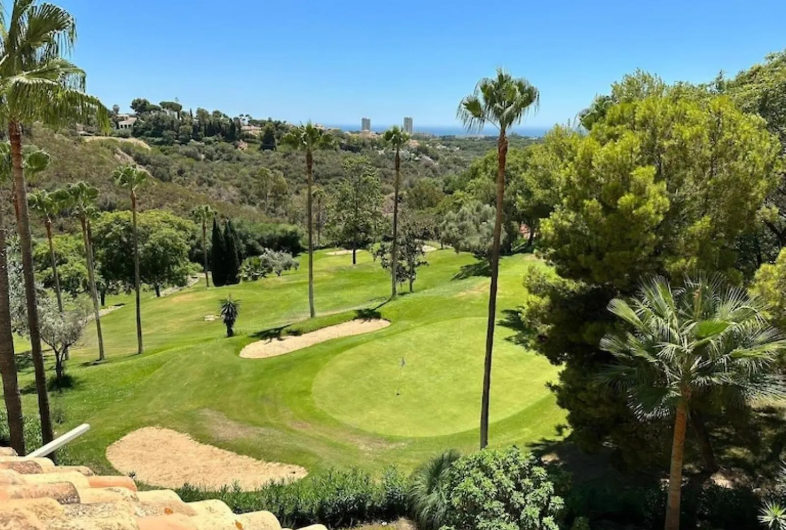 Penthouse Duplex 3 Chambres, Vue Mer A Elviria Marbella contacts
